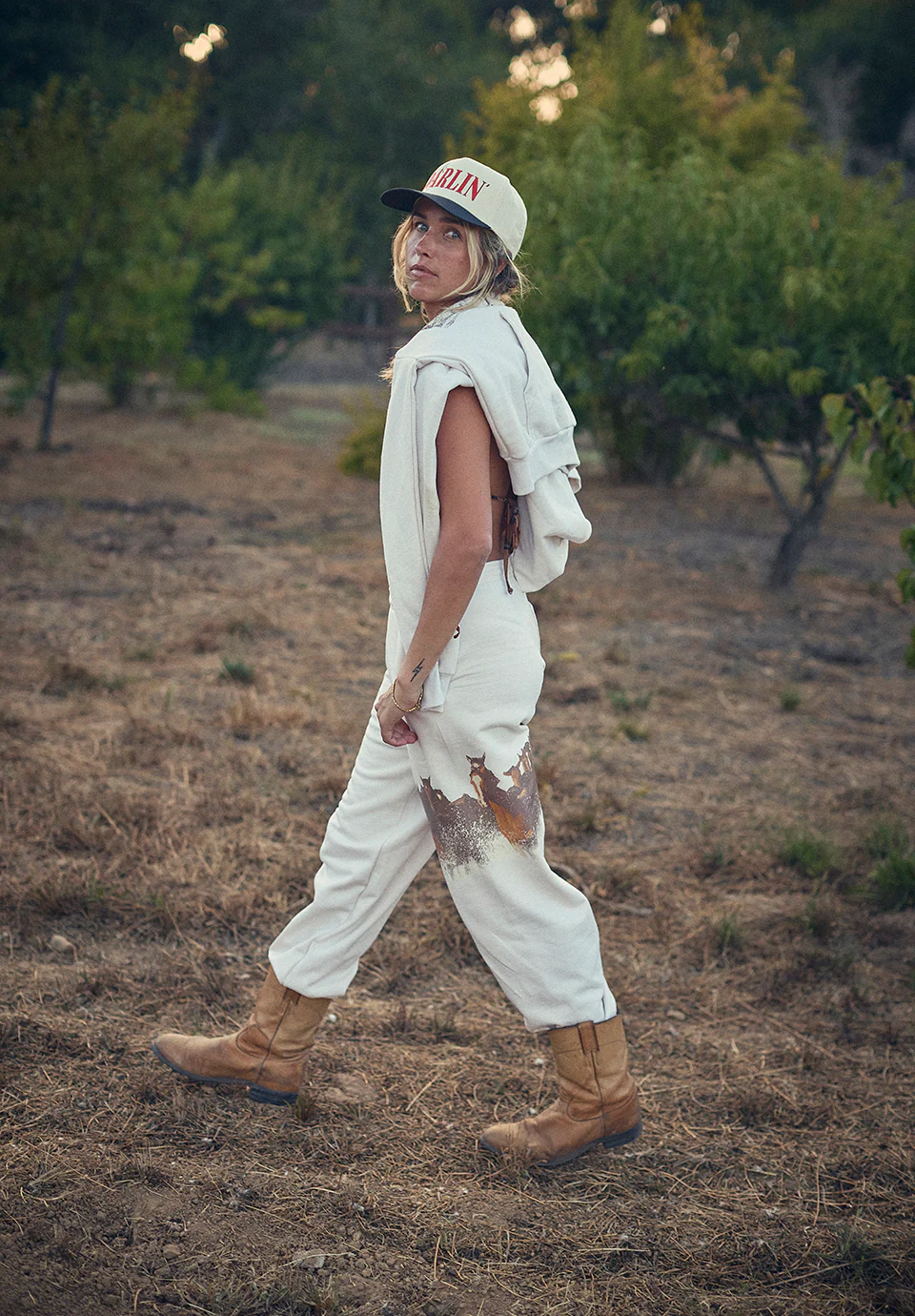 WILD HORSE Sweatpants - Creme - Image 4